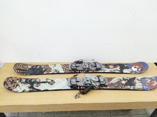 スポーツ用品のスキー