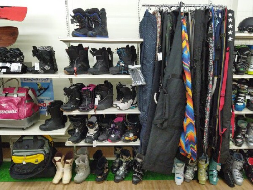 ウインタースポーツのスポーツ用品強化店