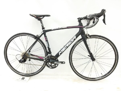 自転車のロードバイク