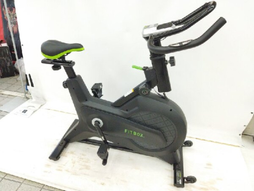 スポーツ用品のエクササイズ