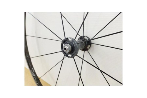 フロントホイールのデユラエース(DURA-ACE)
