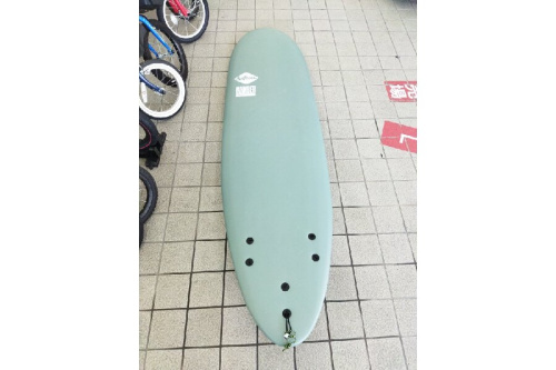 スポーツ用品のサーフボード