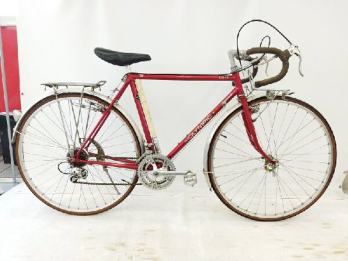 自転車のロードバイク