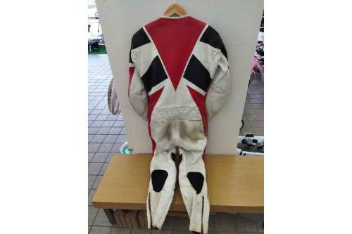 レーシングスーツ