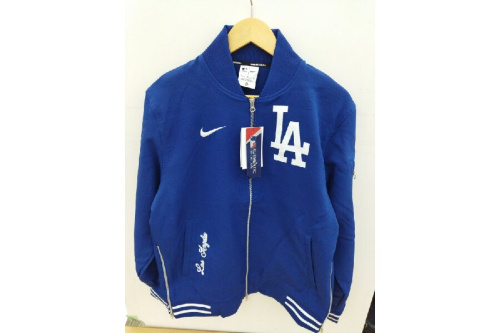 野球アウターのNIKE