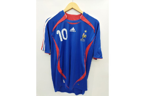 サッカーユニフォームのadidas