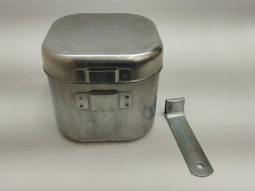 アウトドア用品強化店