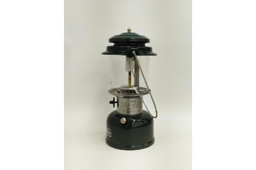 ガソリンランタンのキャンプ