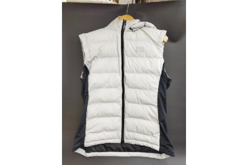 ファッションのアウター