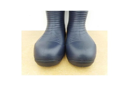 ブーツのモンベル（mont-bell）