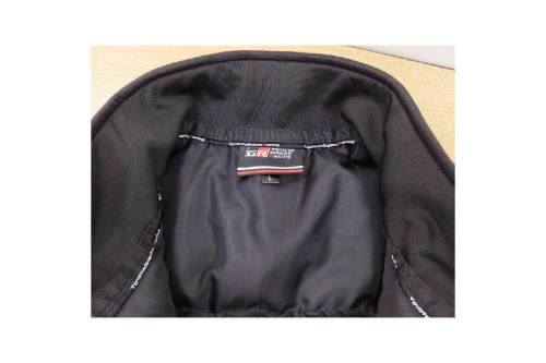 トヨタガズーレーシング WECチームのパフォーマンスライナージャケット