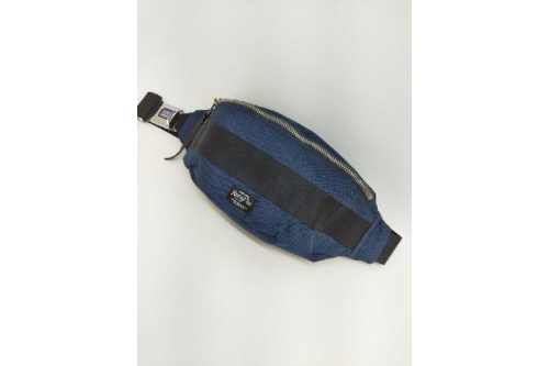 バッグのウエストポーチ
