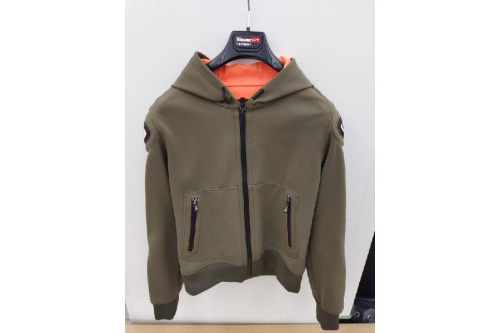 ファッションのパーカー