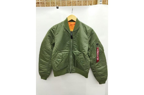 ファッションのアウター
