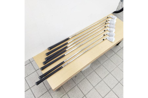 スポーツ用品のゴルフ