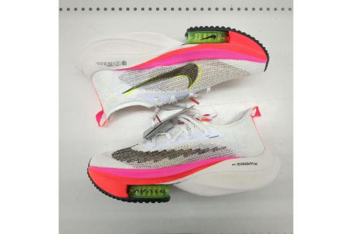 シューズのナイキ（NIKE）