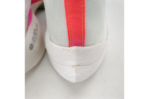 ランニングシューズ