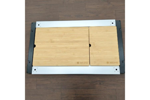 アウトドアテーブルのスノーピーク（Snow Peak）