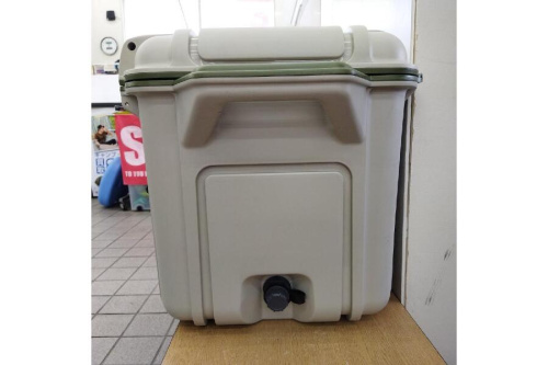 オッターボックス(Otter Box)のベンチャーハードクーラー