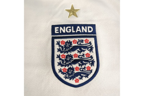 イングランド代表のサッカーユニフォーム