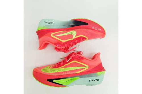 ランニングシューズのZOOM FLY 6