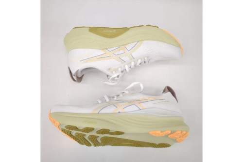 ランニングシューズ