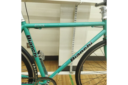 ピストバイクのビアンキ（Bianchi）