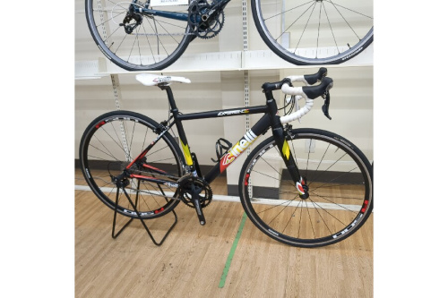 自転車のロードバイク
