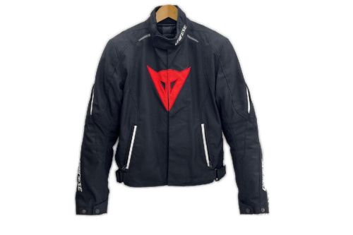 スポーツ用品のライダースジャケット