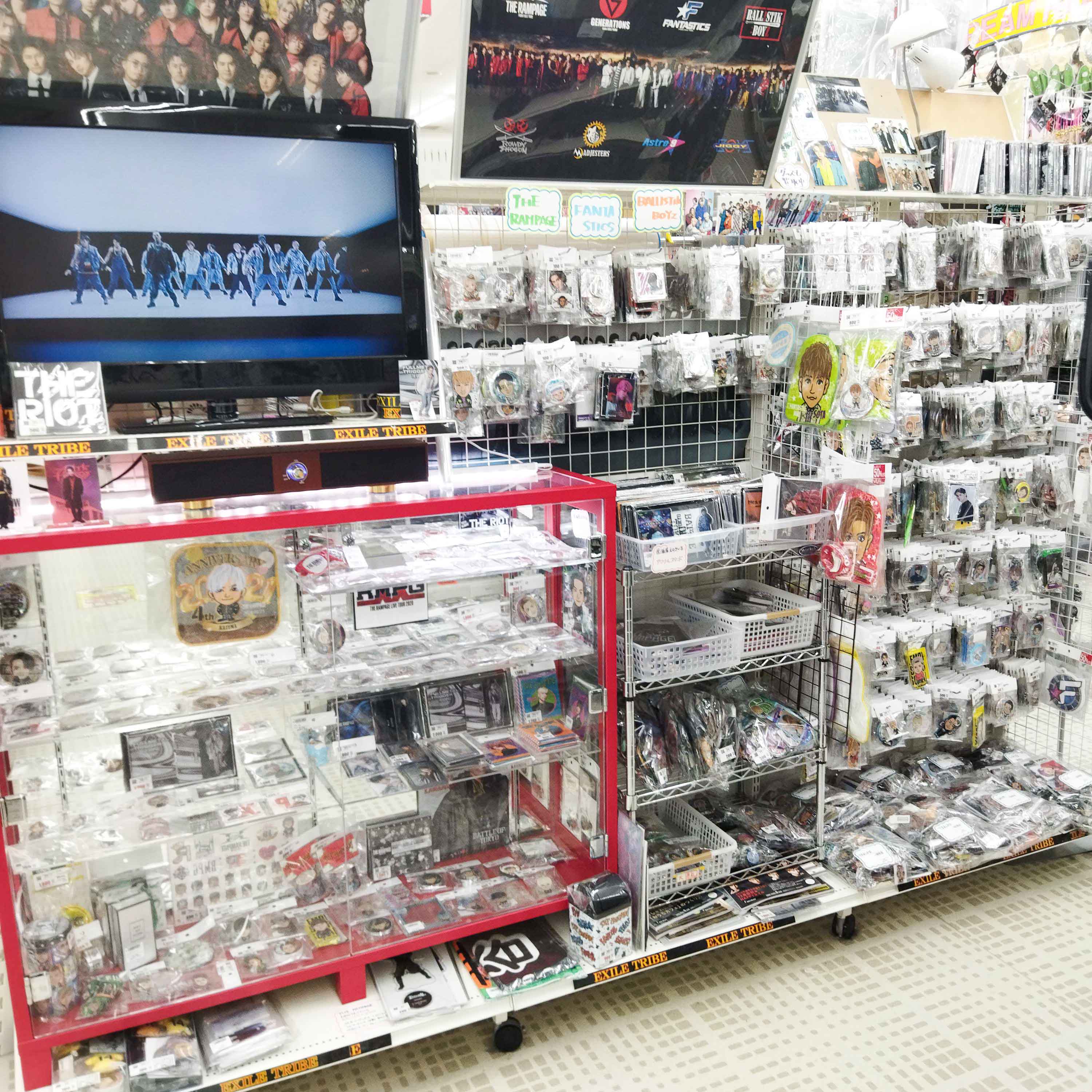 ファンに愛されるアイドルグッズコーナー！｜静岡のリサイクルショップ「ピックアップ浜松宮竹店」の店内紹介