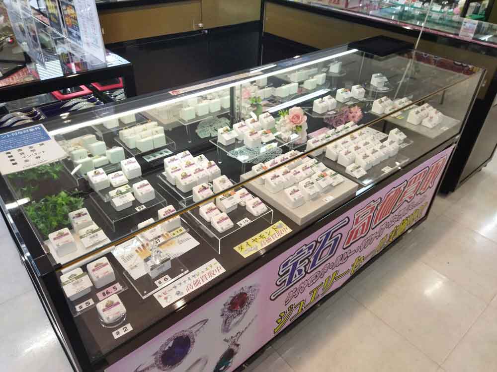 ボリュームNo.1バッグコーナー｜静岡のリサイクルショップ「ピックアップ静岡SBS通り店」の店内紹介