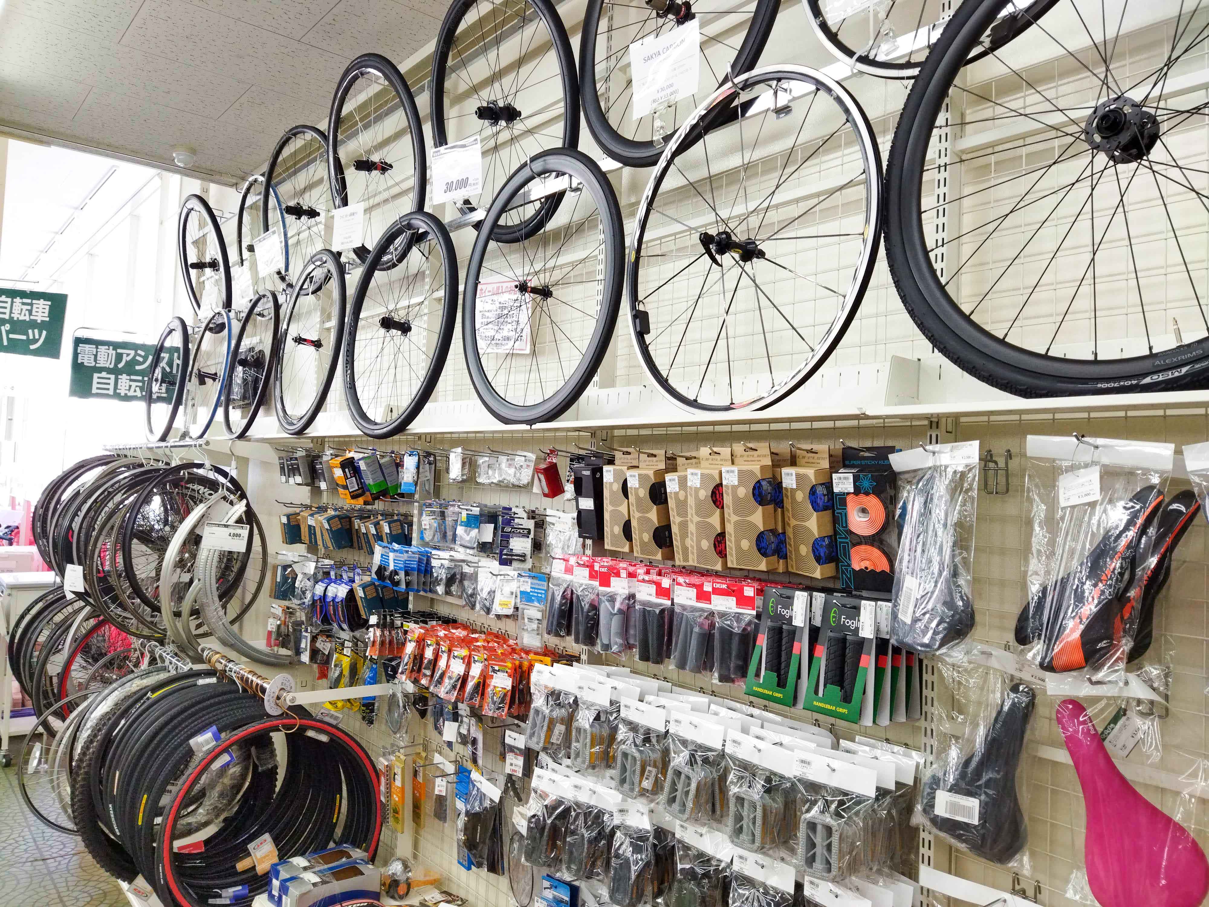 自転車は県西部最大級の品揃え！是非、ご来店お待ちしてます！｜静岡のリサイクルショップ「ピックアップフィールドギア浜松宮竹店」の店内紹介