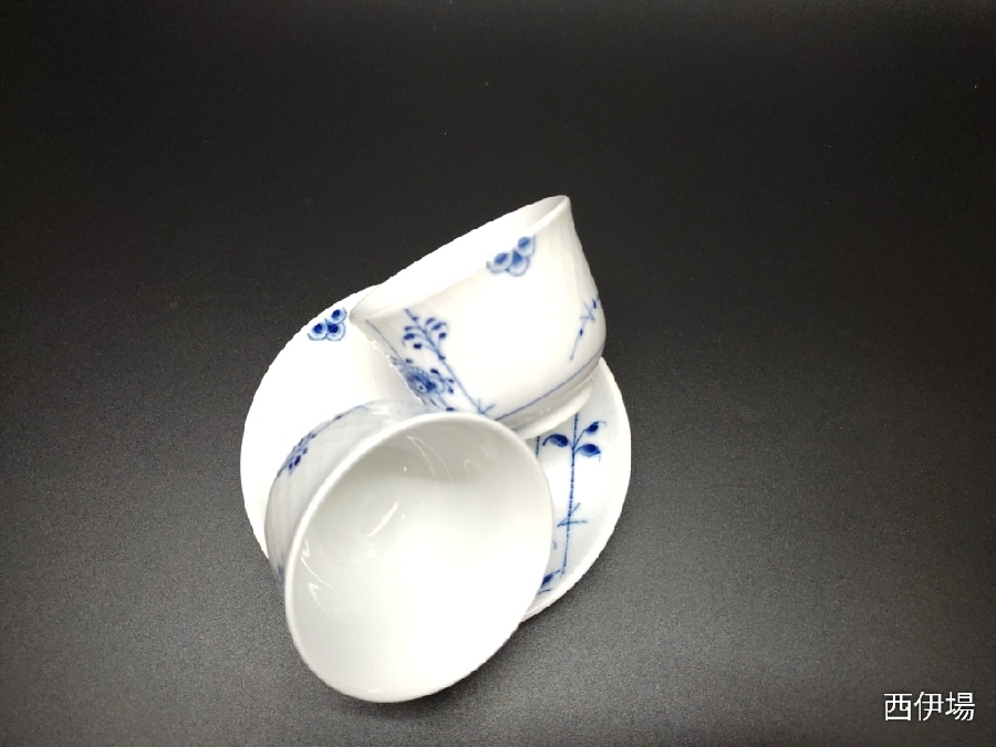 ロイヤルコペンハーゲン ジャパニーズティーカップ＆ソーサーが入荷