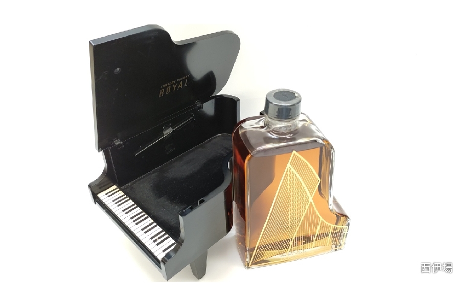 SUNTORY ROYAL ウイスキー グランドピアノ型 入荷いたしました。｜2023  