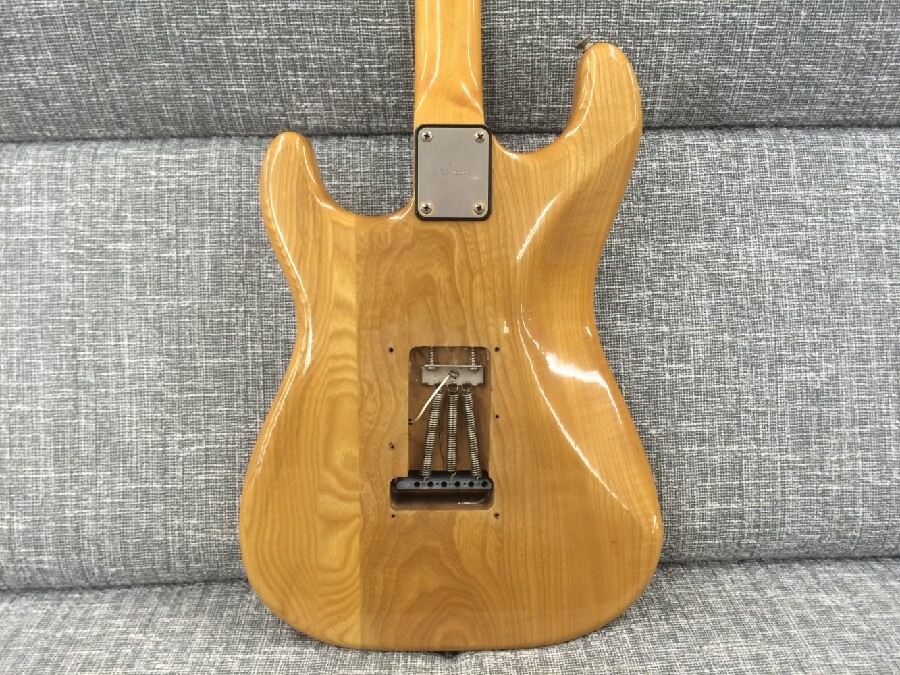JAPAN Vintage Moon(ﾑｰﾝ) CUSTOM GUITERS ｽﾄﾗﾄｷｬｽﾀｰ入荷しました