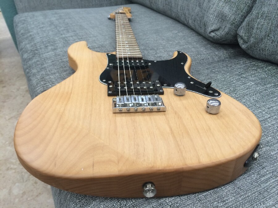 YAMAHA パシフィカPacifica 120h YAMAHA / エレキギター PACIFICA 120H - YouTube