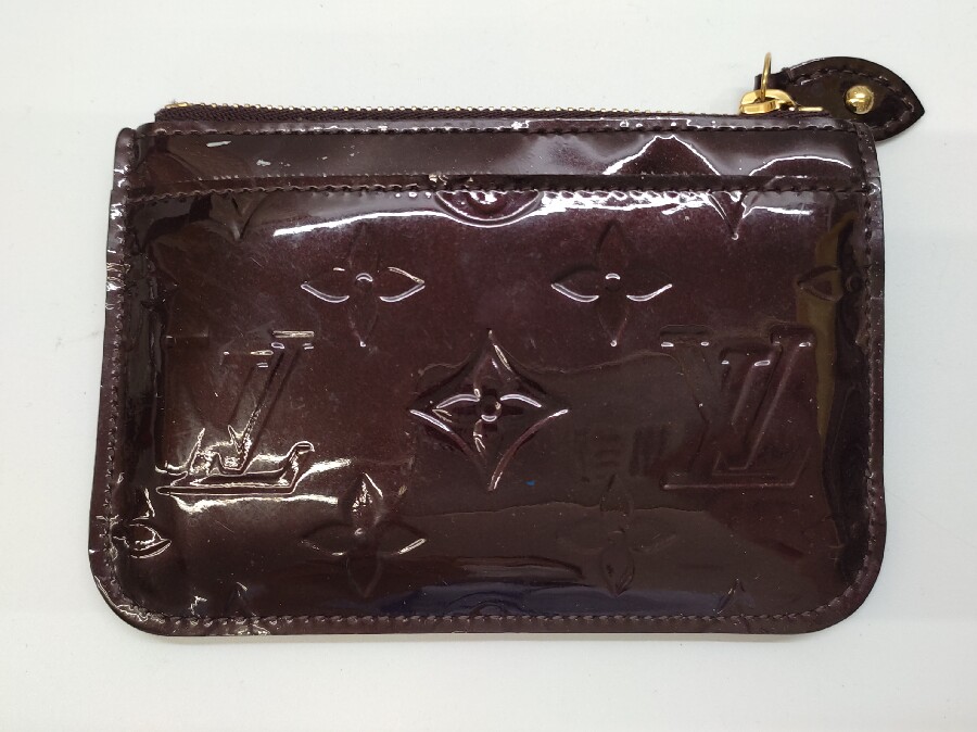 LOUIS VUITTON(M93557)ヴェルニ コインケースのご紹介です。｜2023年10