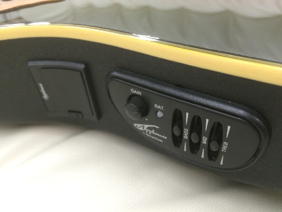 Applause (ｱﾌﾟﾛｰｽﾞ) by Ovation (ｵﾍﾞｰｼｮﾝ) AE148 入荷しました