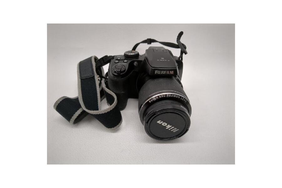 動作確認済み】FUJIFILM FinePix S9800 1620万画素 本体のみSDXC