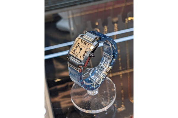 mayu.2025年直営店OH済み　カルティエ　タンクフランセーズSM CARTIER【カルティエ】タンクフランセーズSM クオーツ OHから戻りまし