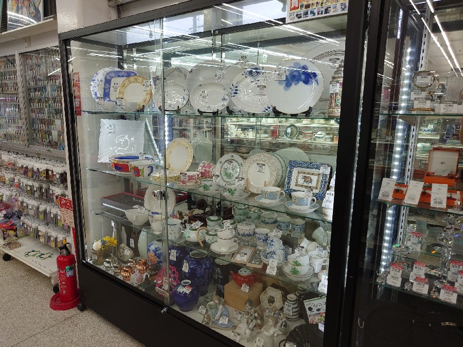 高貴なデザインモチーフ双剣 MEISSENのカップ＆ソーサーのご紹介