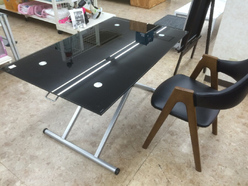 まとめ買いでお得 昇降ガラステーブル ニトリ 入荷 ACTIVE TABLE DINING - NITORI ダイニングテーブル