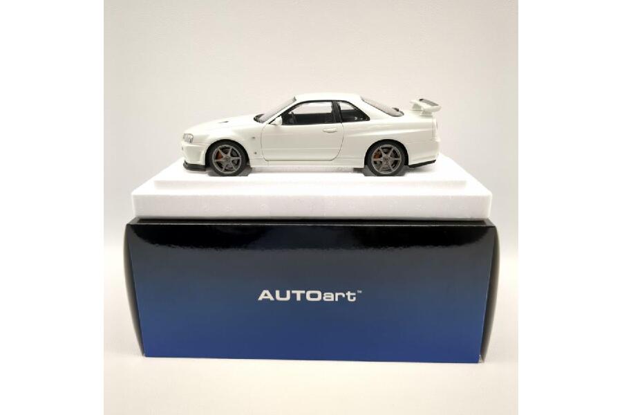 AUTOart 77406 NISSAN SKYLINE GT-R R34 V-SPEC 2 ホワイト