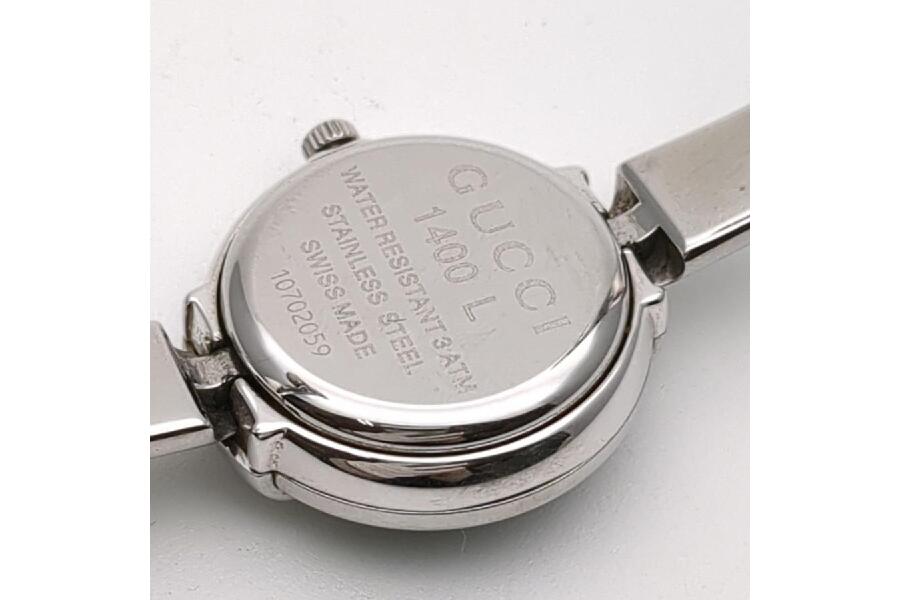 GUCCI 1400L 時計―ステンレスの輝きと風防の個性 #入荷しました