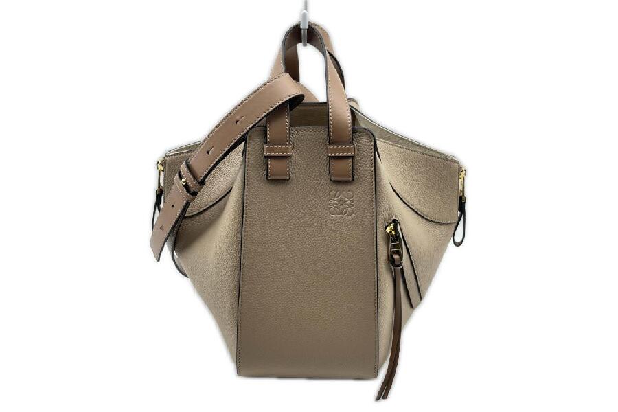 LOEWE ハンドバッグ 大人の魅力！LOEWEサンド色ハンドバッグ #入荷しました♪｜2025年12月