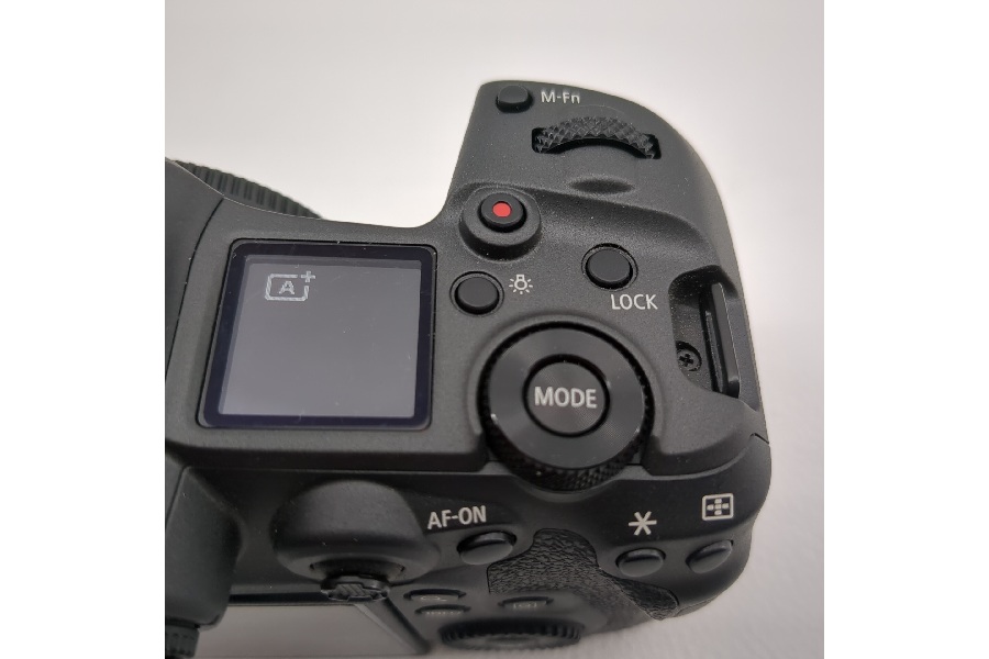 Canon(キャノン)の5シリーズ 【ミラーレスカメラ EOS R5 ボディ】 入荷