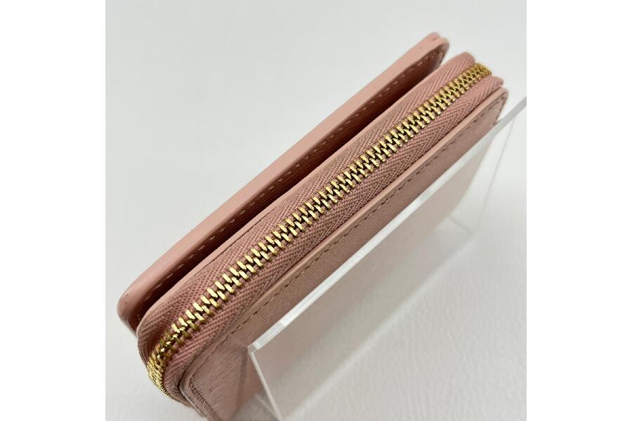 レア美品✨グッチ◇スクリプトミディアム二つ折り財布　ゴールド金具桜色くすみピンク GUCCI グッチ スクリプト ミニウォレット 772639 ライトピンク 2つ折り