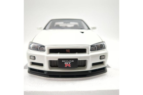 AUTOart 77406 NISSAN SKYLINE GT-R R34 V-SPEC 2 ホワイト
