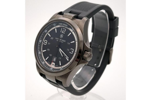 VICTORINOX 保証付 ビクトリノックス 腕時計 ナイトビジョン 241596