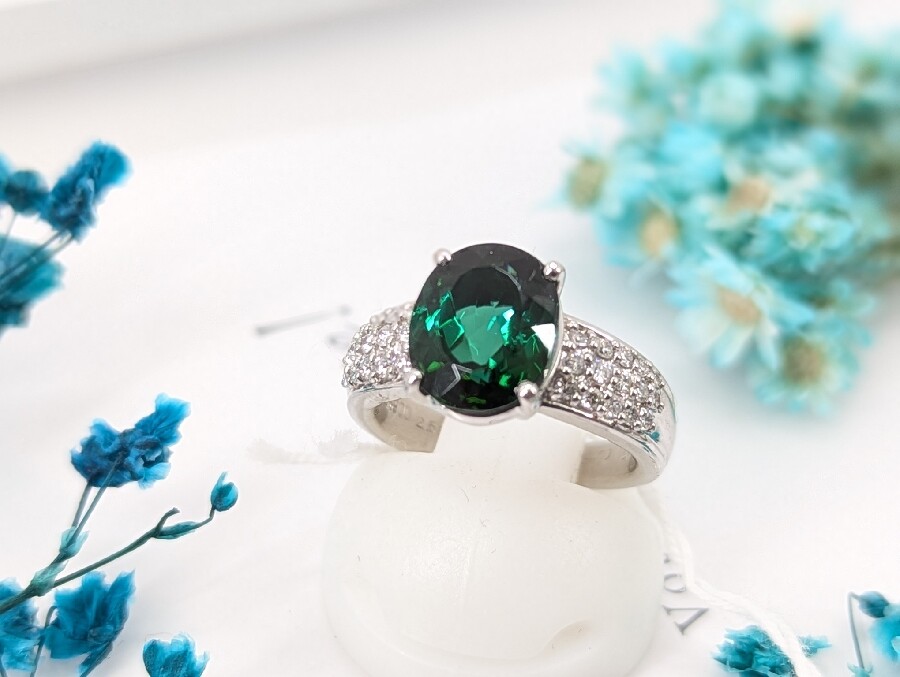 グリーントルマリンのプラチナリング入荷しました。｜2025年03月07日